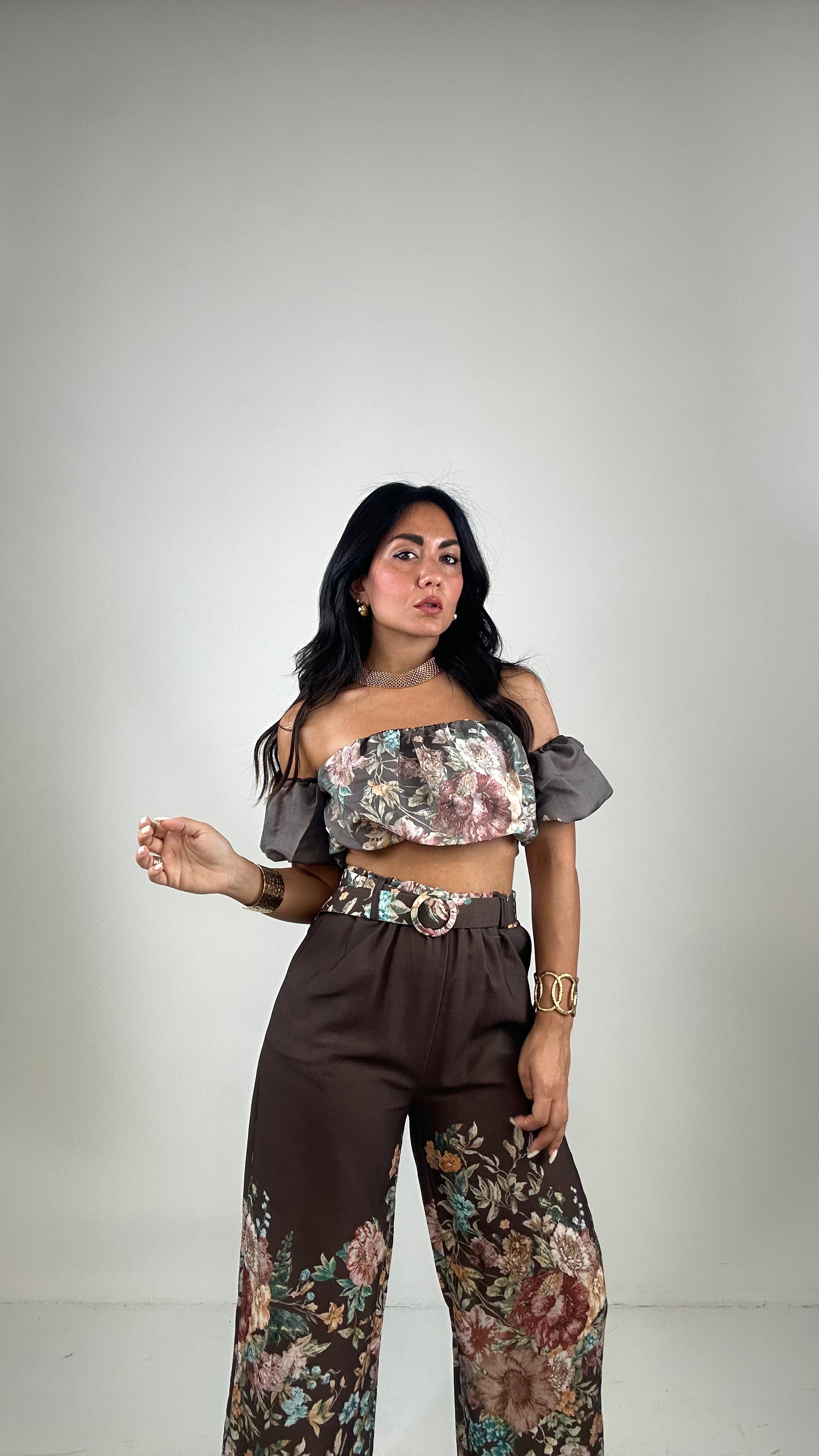 Completo TOP E PANTALONE CON FIORI - MARRONE