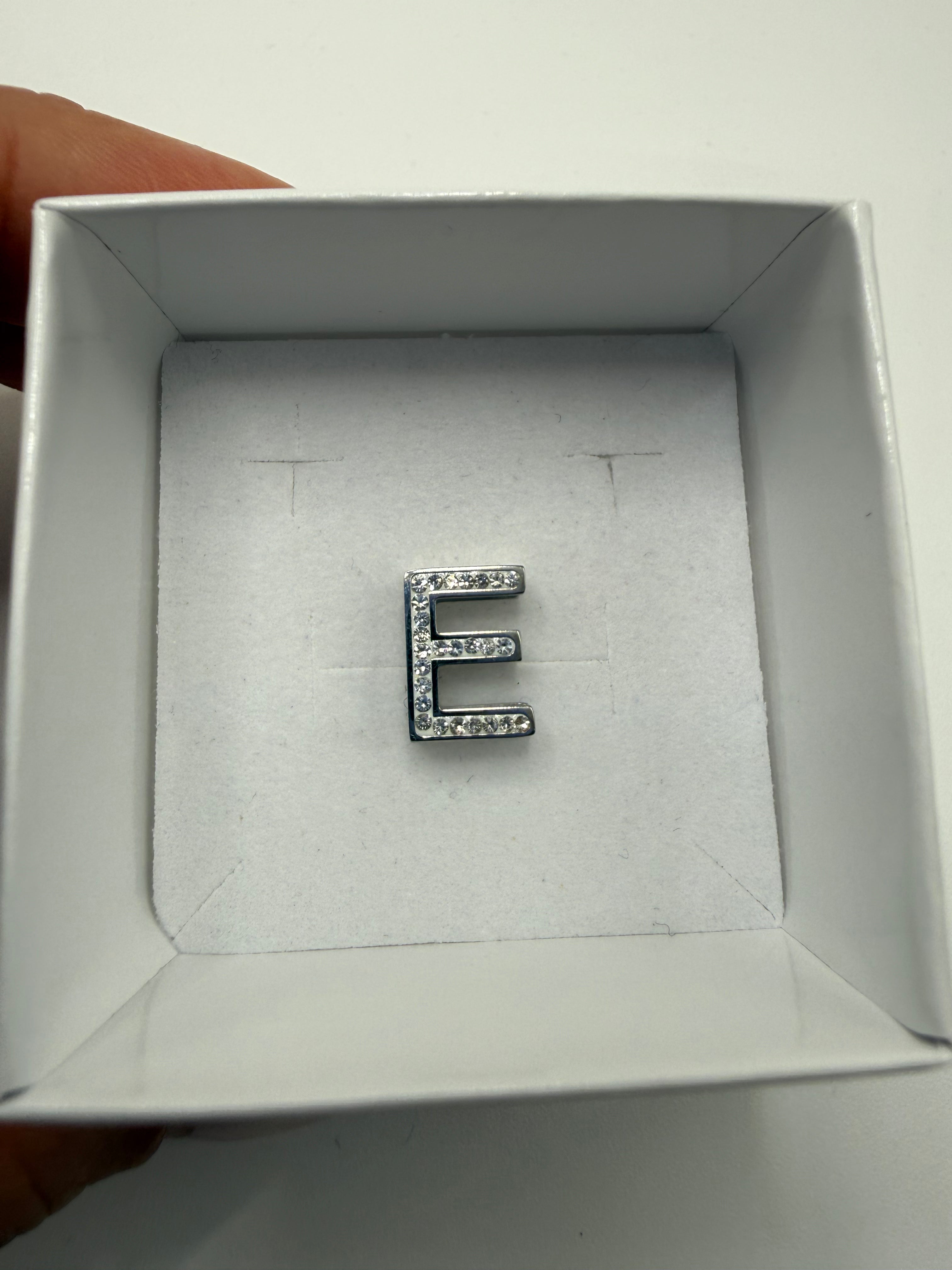 Ciondolo ARGENTO LETTERA BRILL - E
