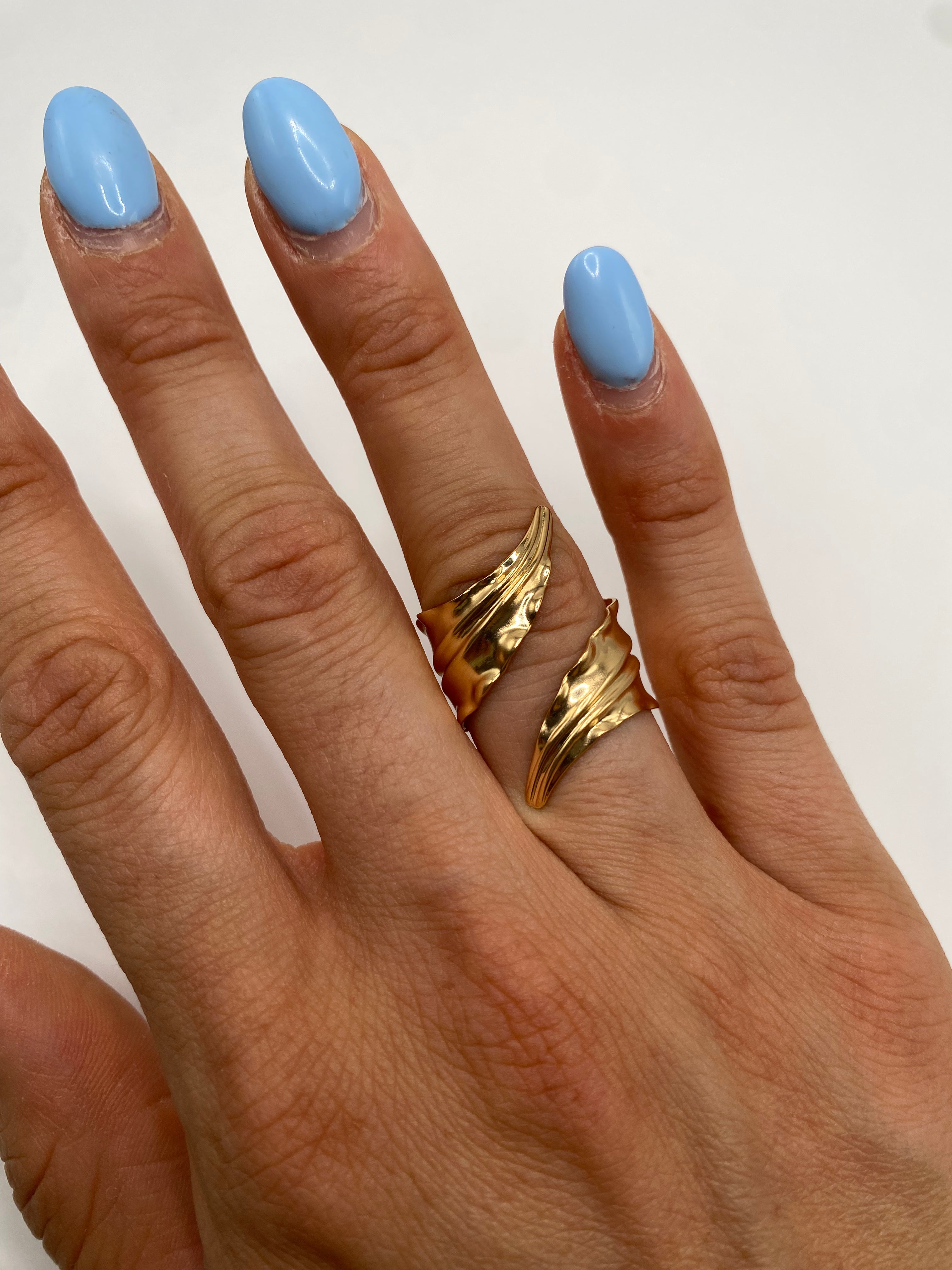 Anello FOGLIA GIRATA - ORO