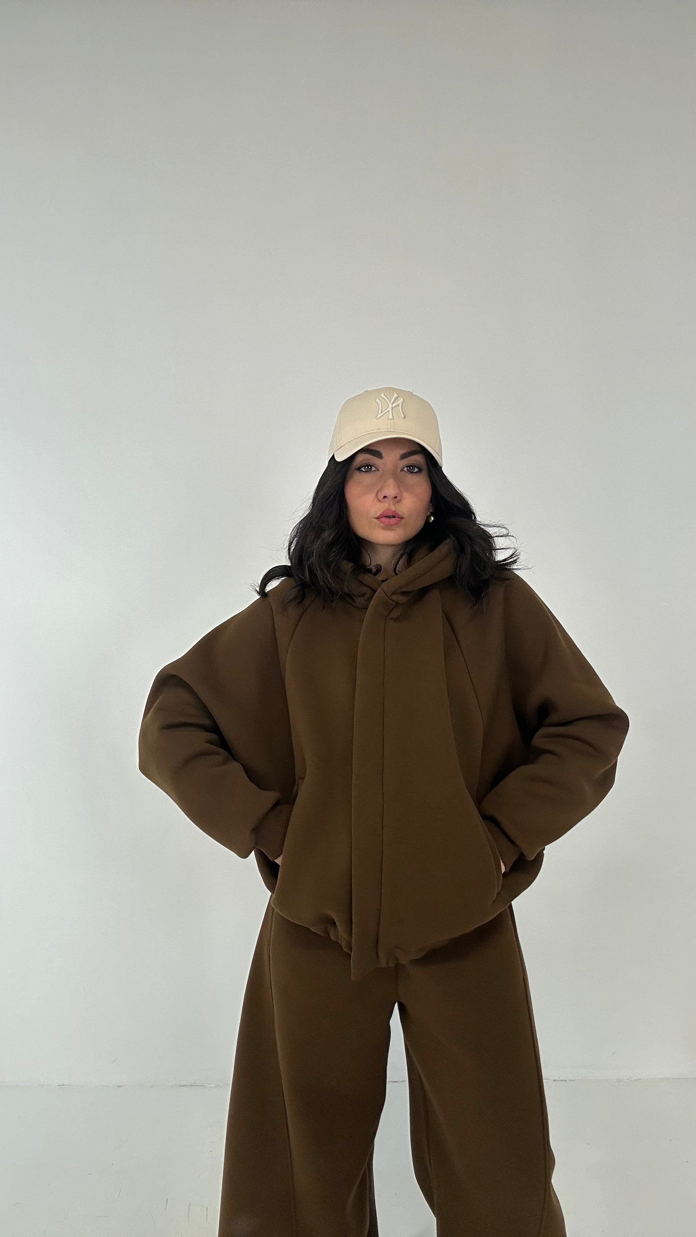 Felpa LUMINA CAPPUCCIO E CHIUSURA - MARRONE