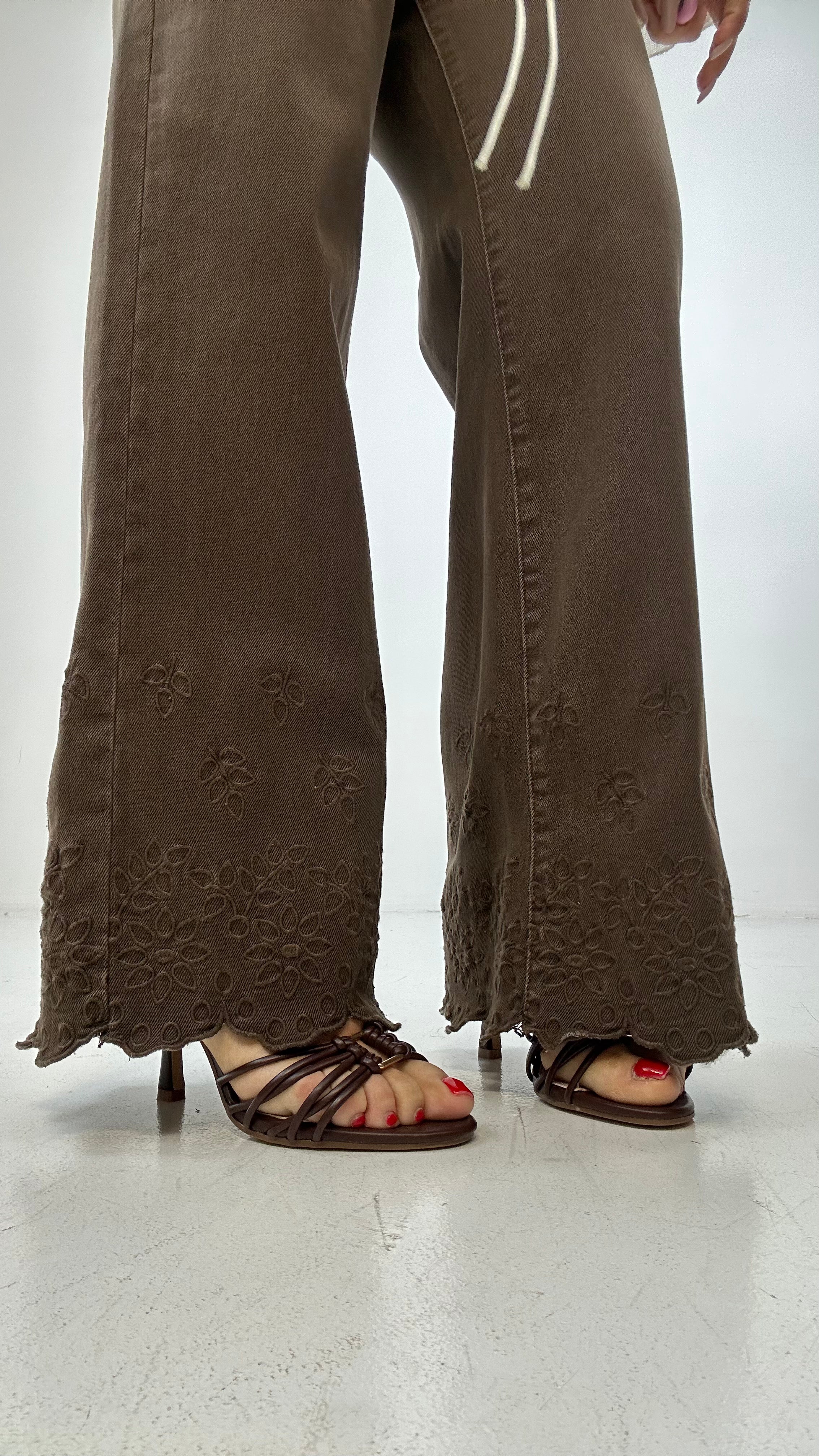 Jeans WIDE FONDO RICAMATO - MARRONE