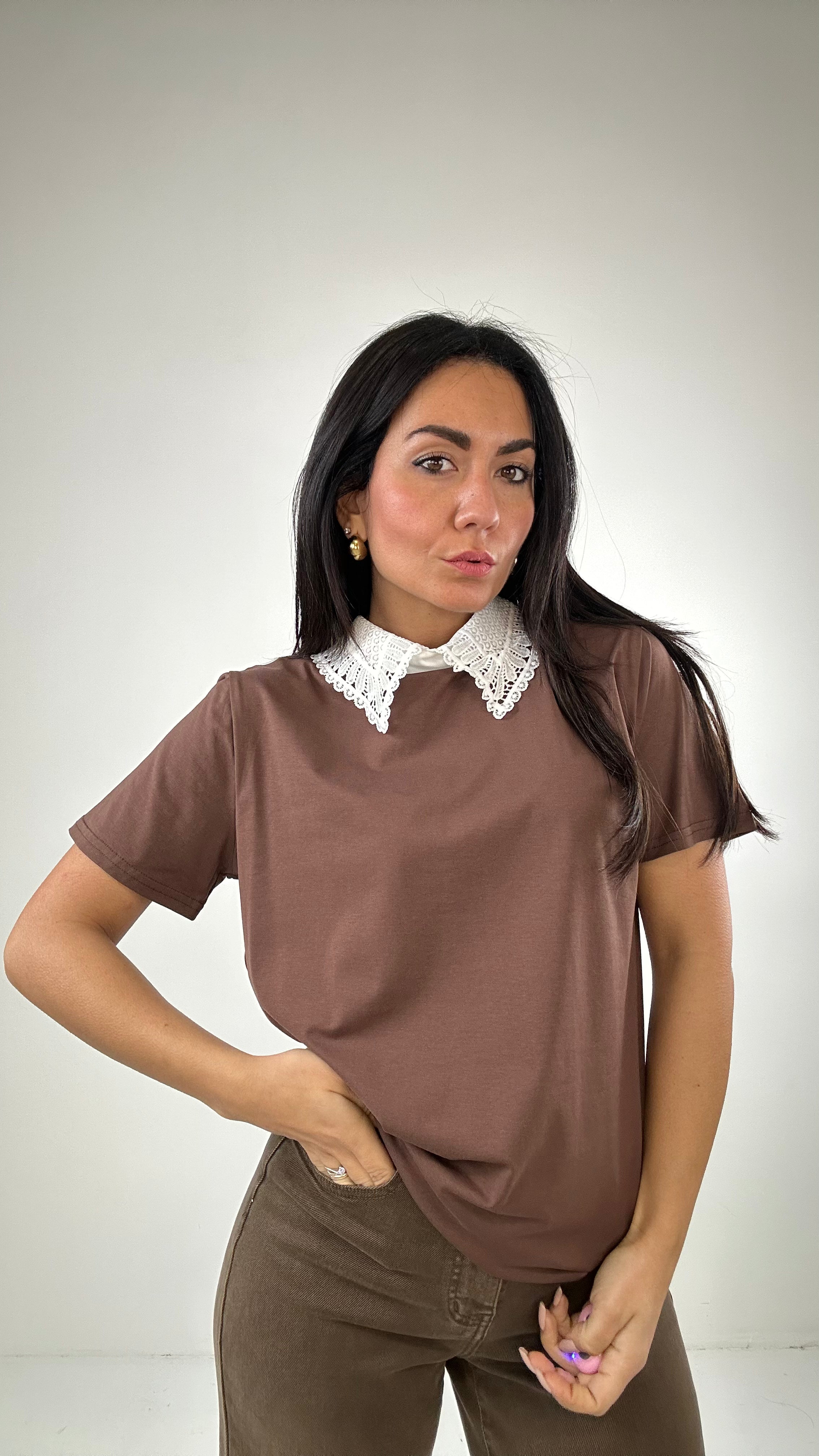 T-shirt COLLO MERLETTO - MARRONE