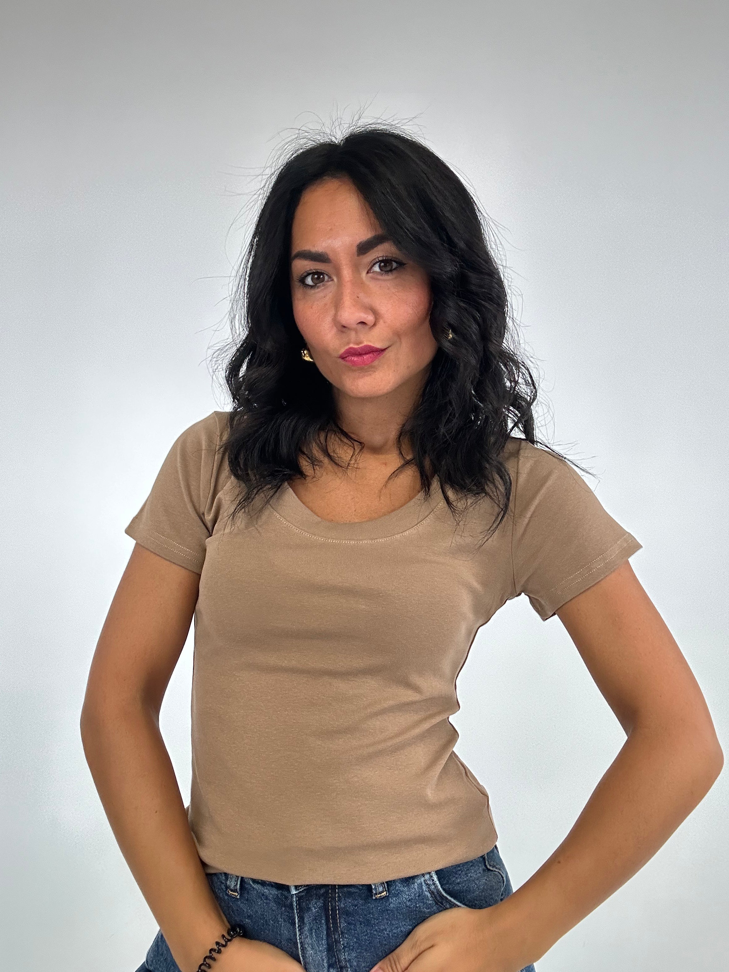 T-shirt SCOLLO PROFONDO - CAMMELLO