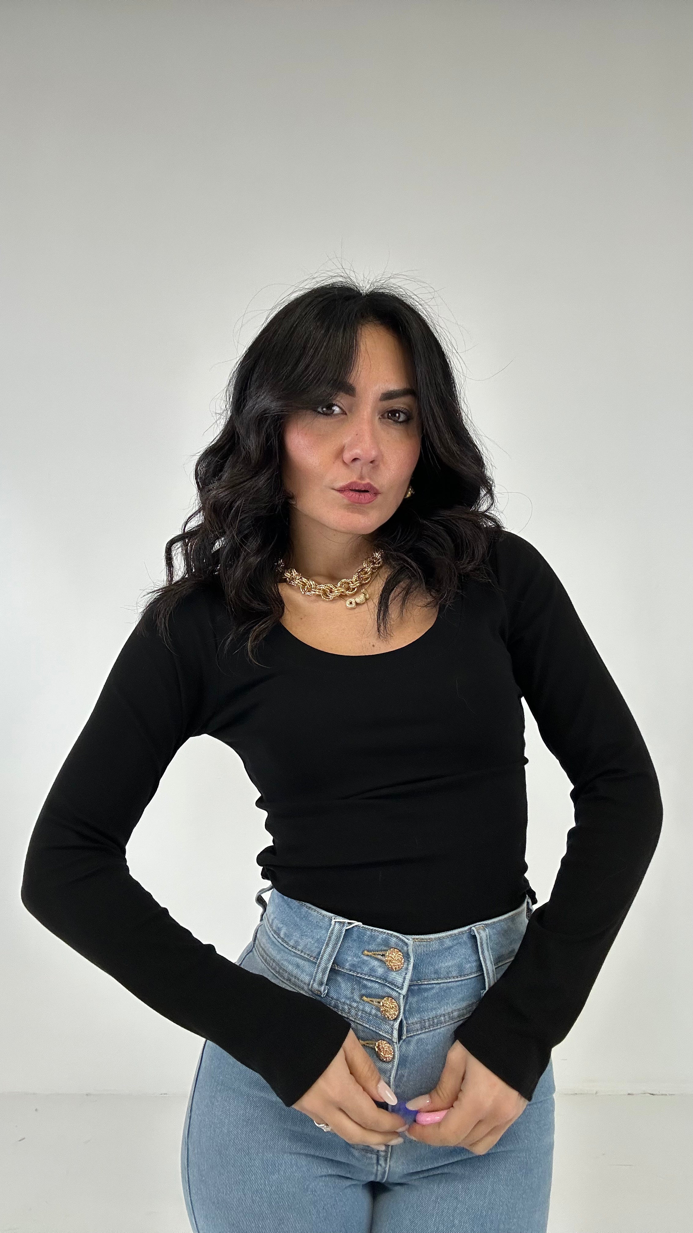 Maglia BASIC SCOLLO TONDO - NERO