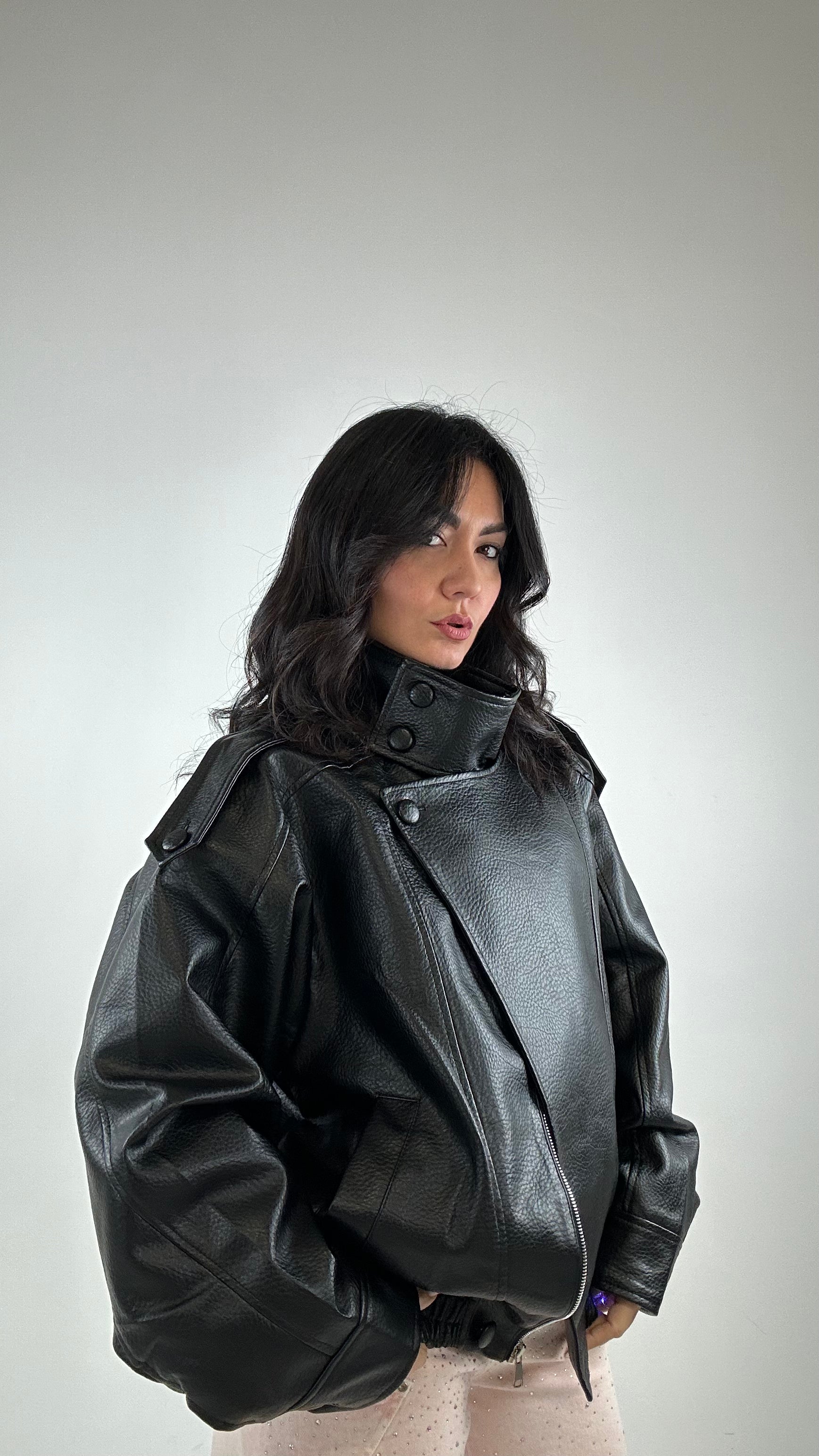 Giubbino ECOPELLE CON BOTTONI AL COLLO - NERO