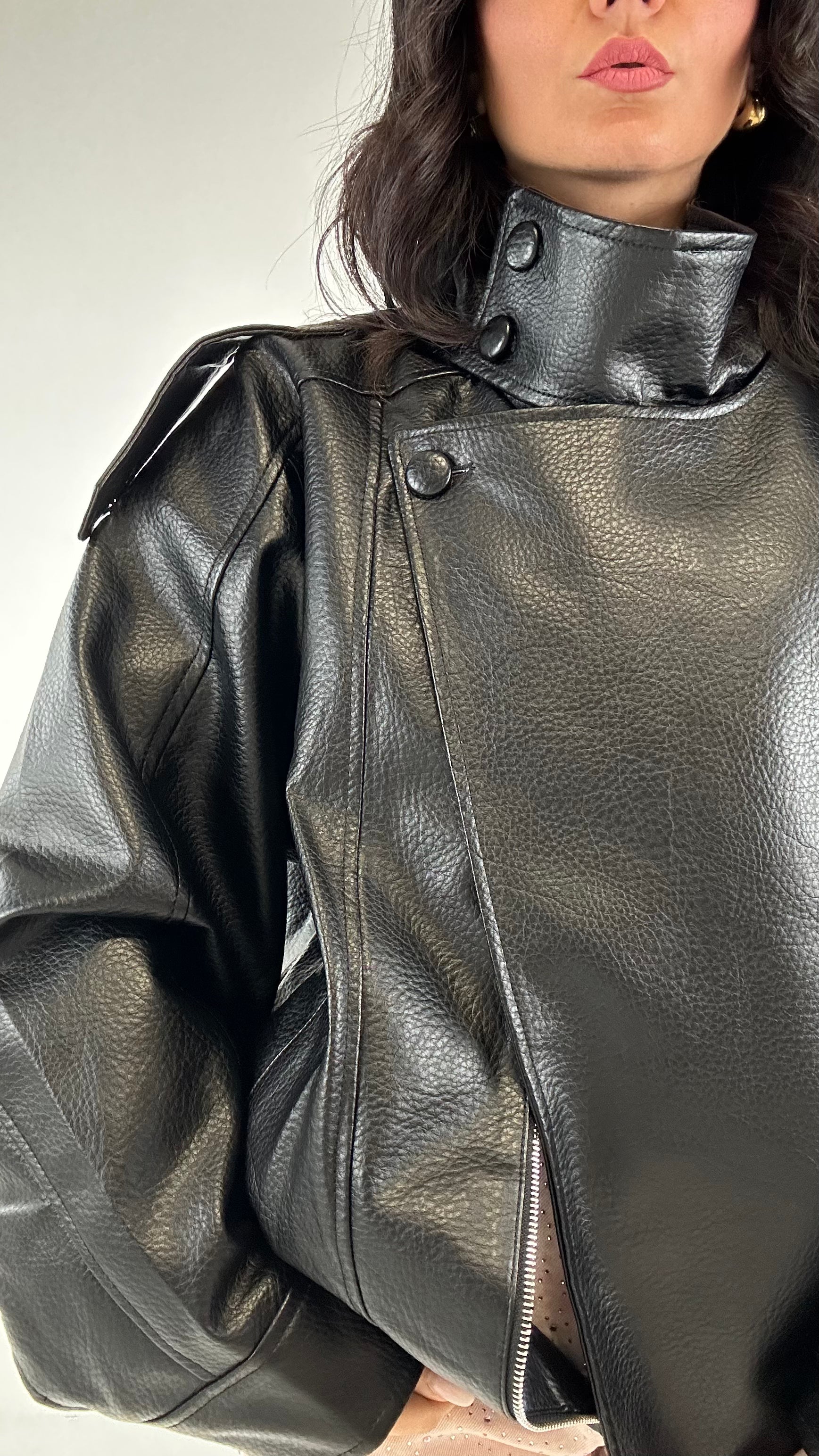 Giubbino ECOPELLE CON BOTTONI AL COLLO - NERO