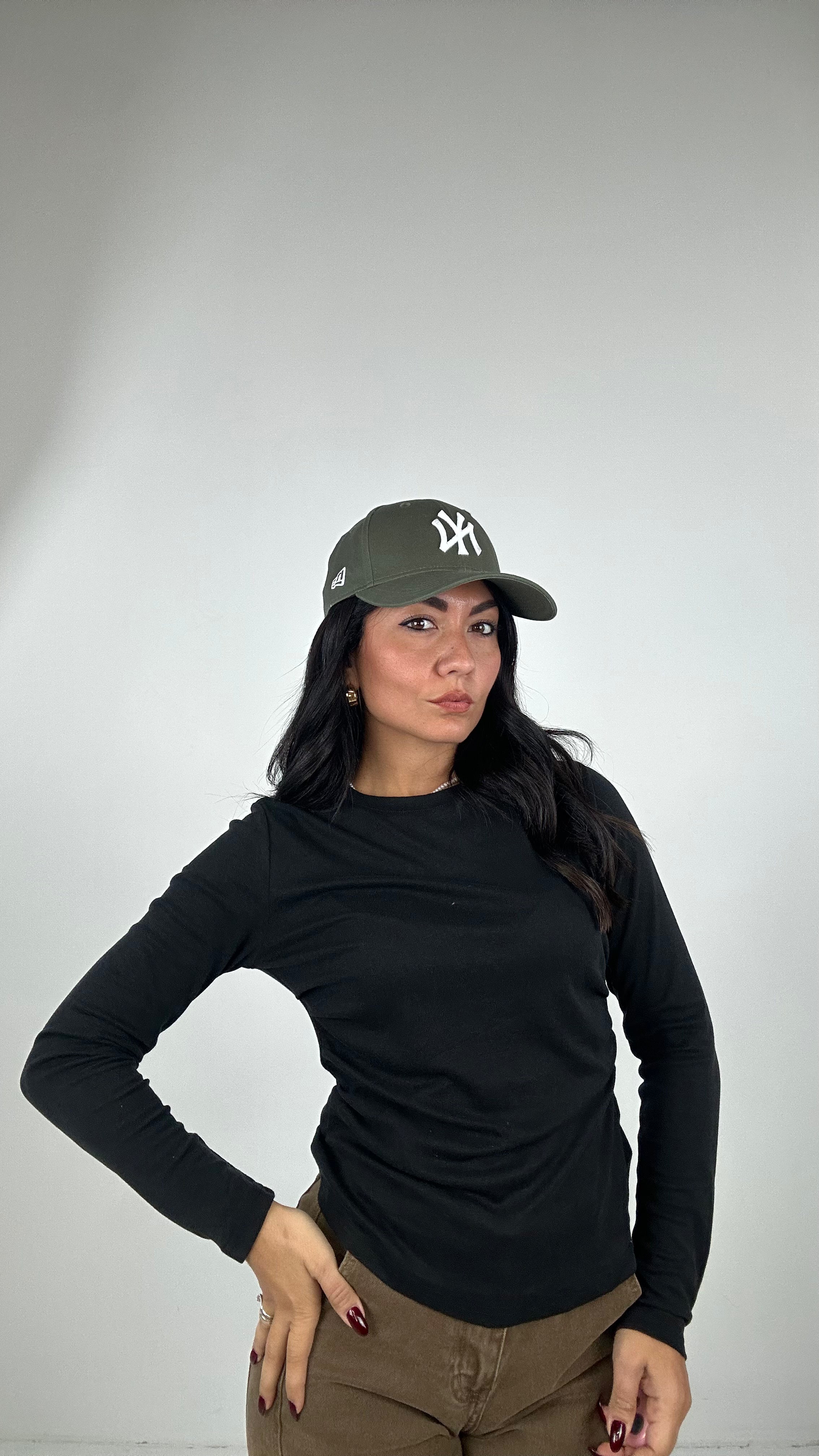 Maglia ARRICCIATA AI LATI - NERO