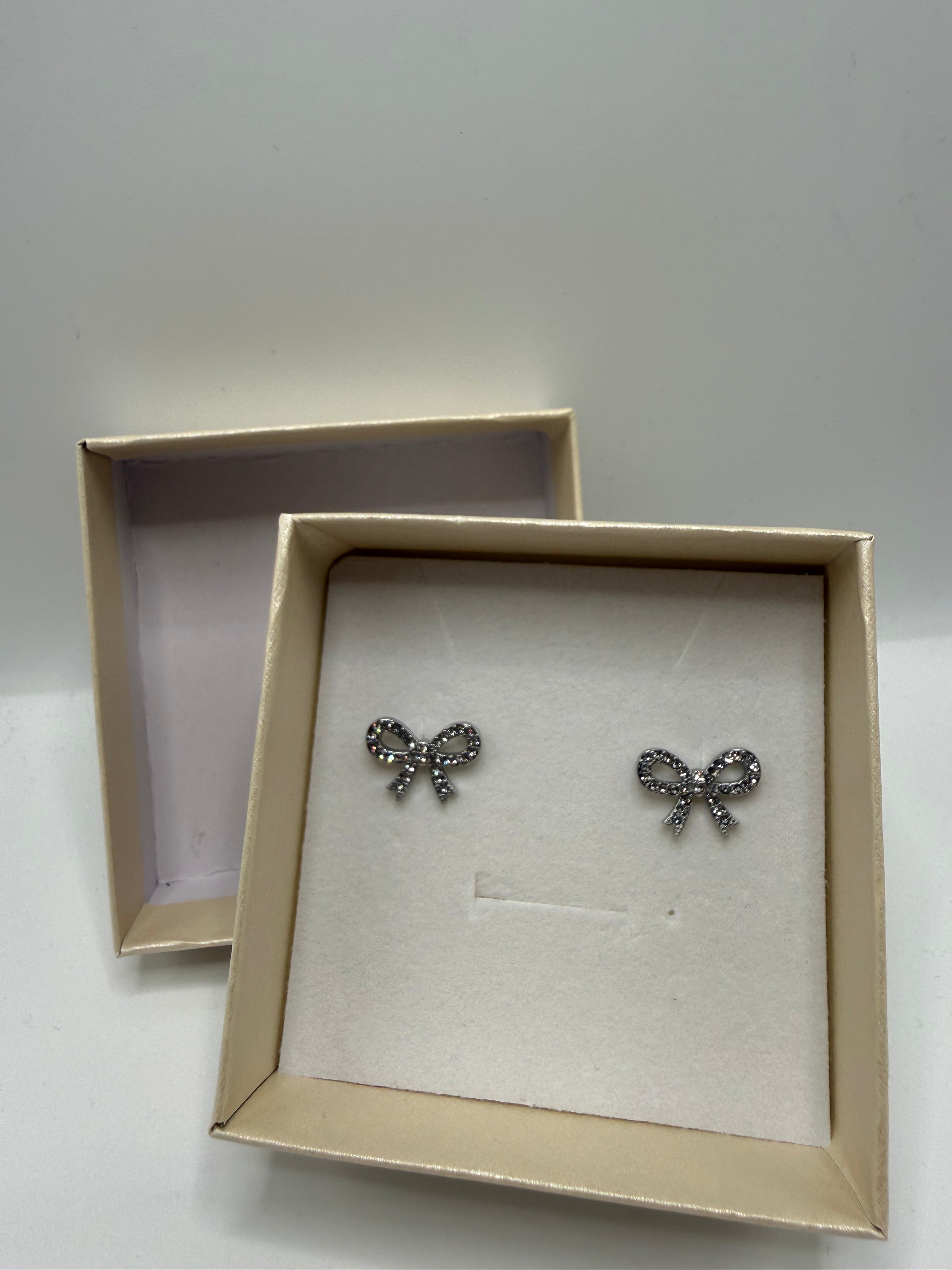 Orecchino FIOCCHETTO BRIL - ARGENTO