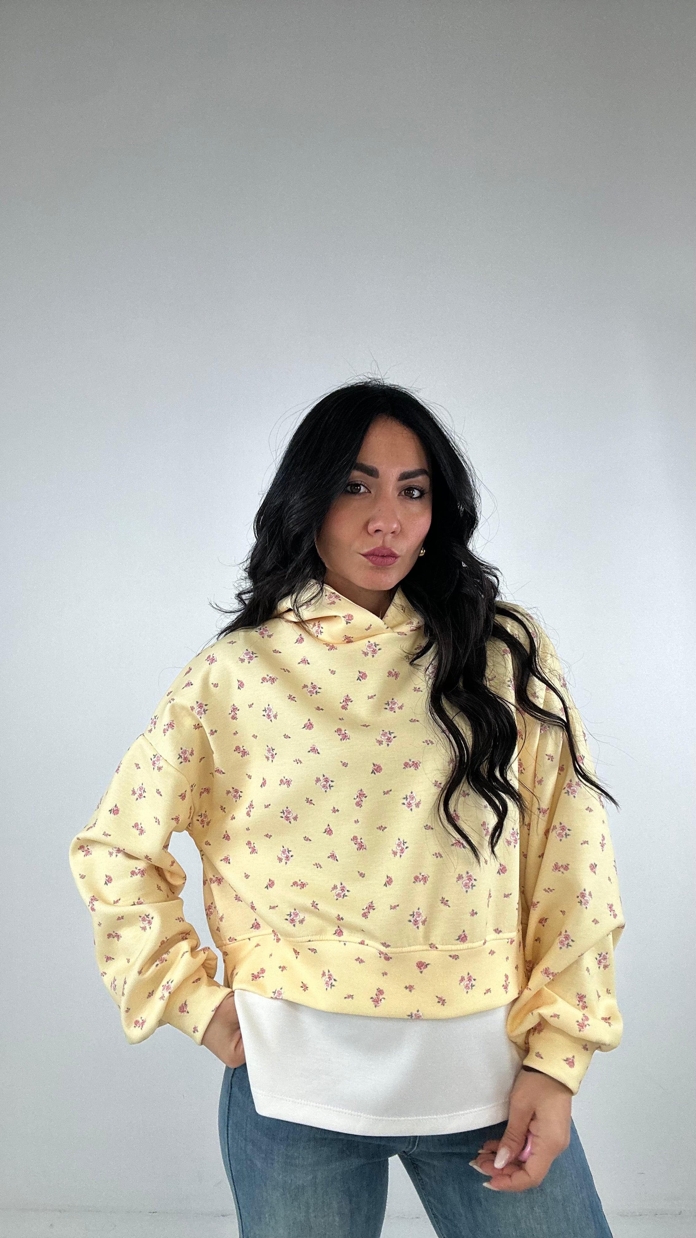 Felpa A FIORI CON CAPPUCCIO - GIALLO