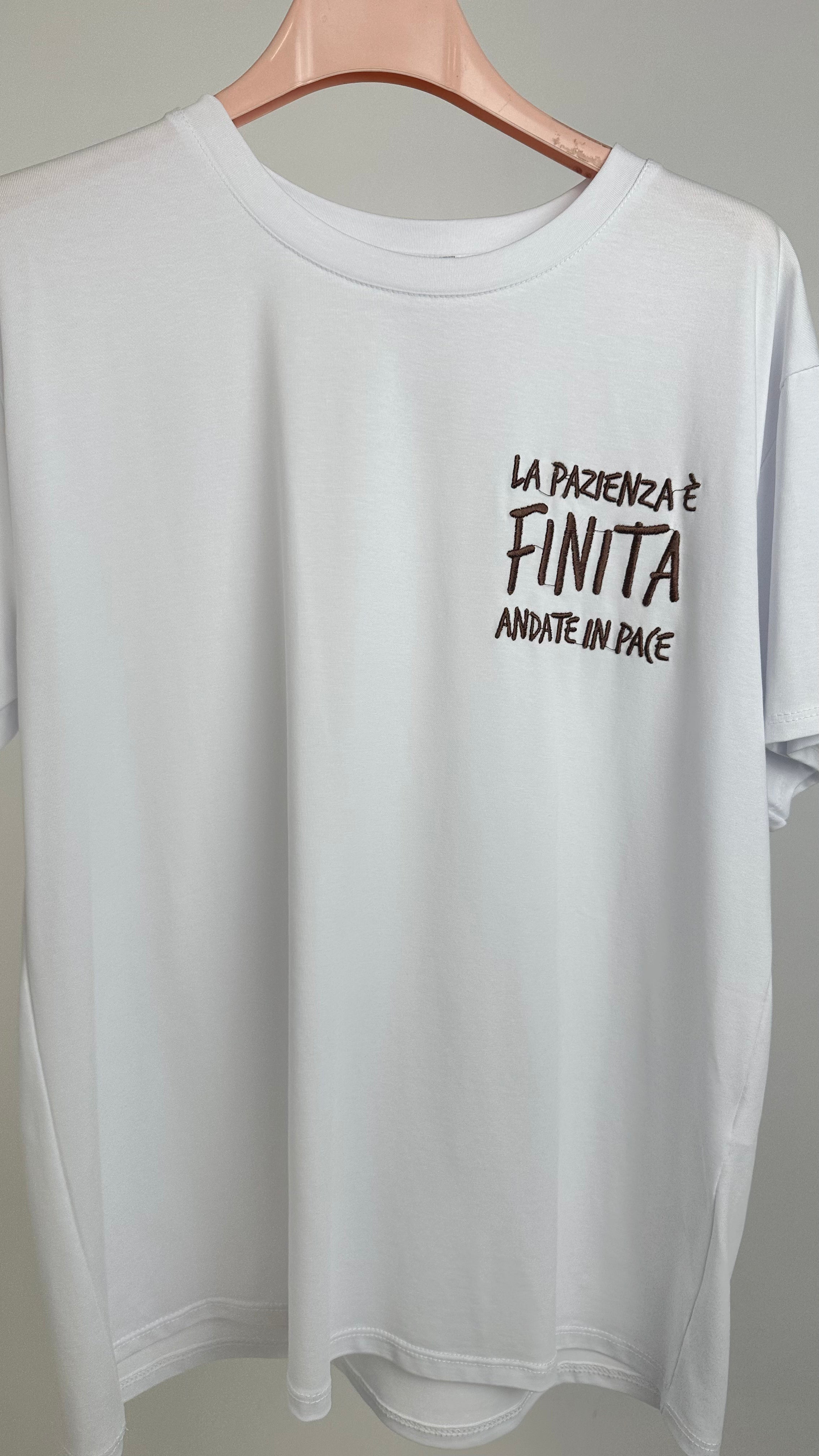 T-shirt LA PAZIENZA E' FINITA ANDATE IN PACE - MARRONE