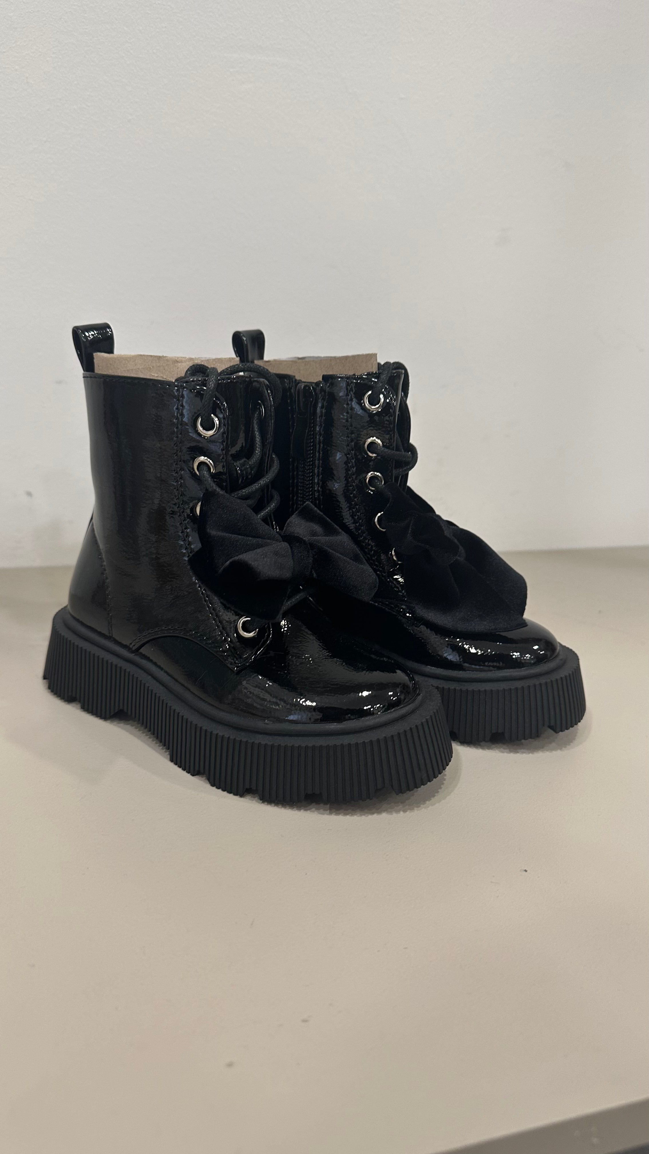Anfibio VERNICE FIOCCO 25-30 - NERO