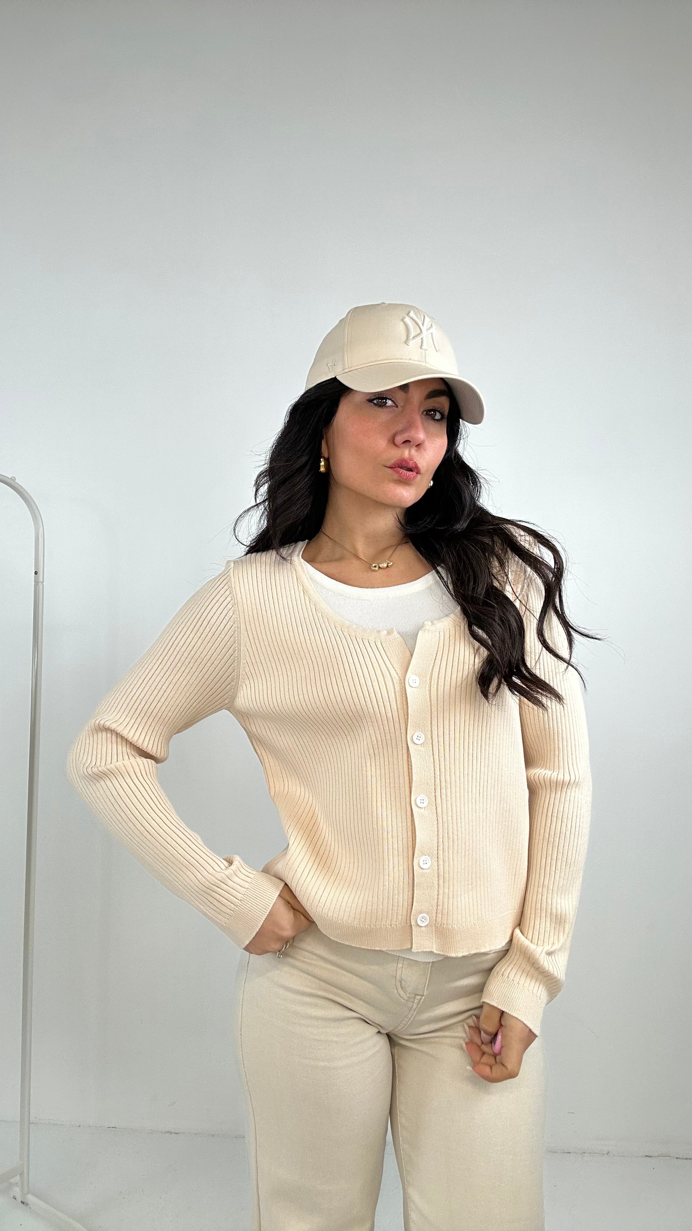 Pull FINTA CANOTTA E BOTTONCINI - BEIGE