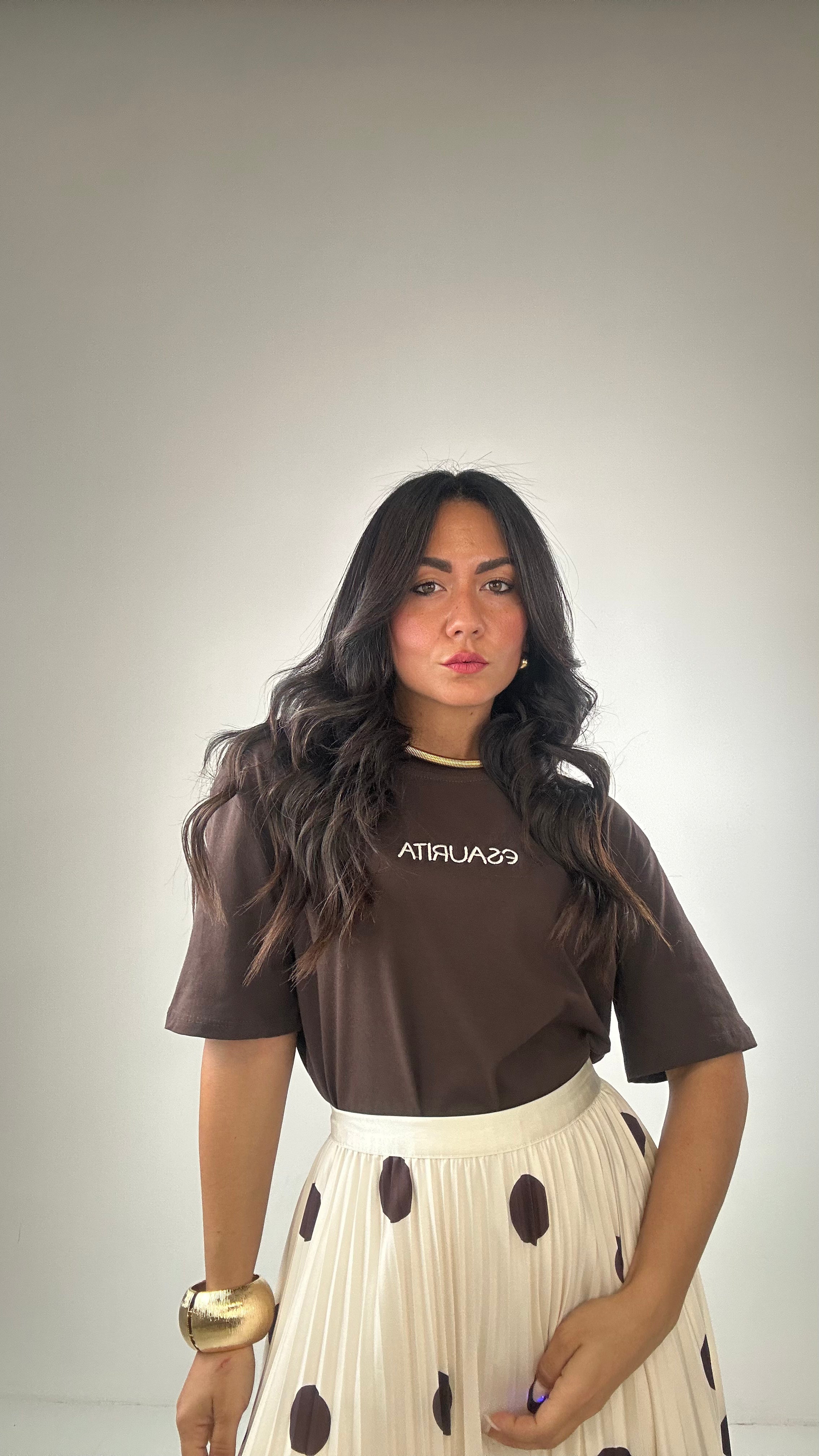T-shirt ESAURITA - MARRONE