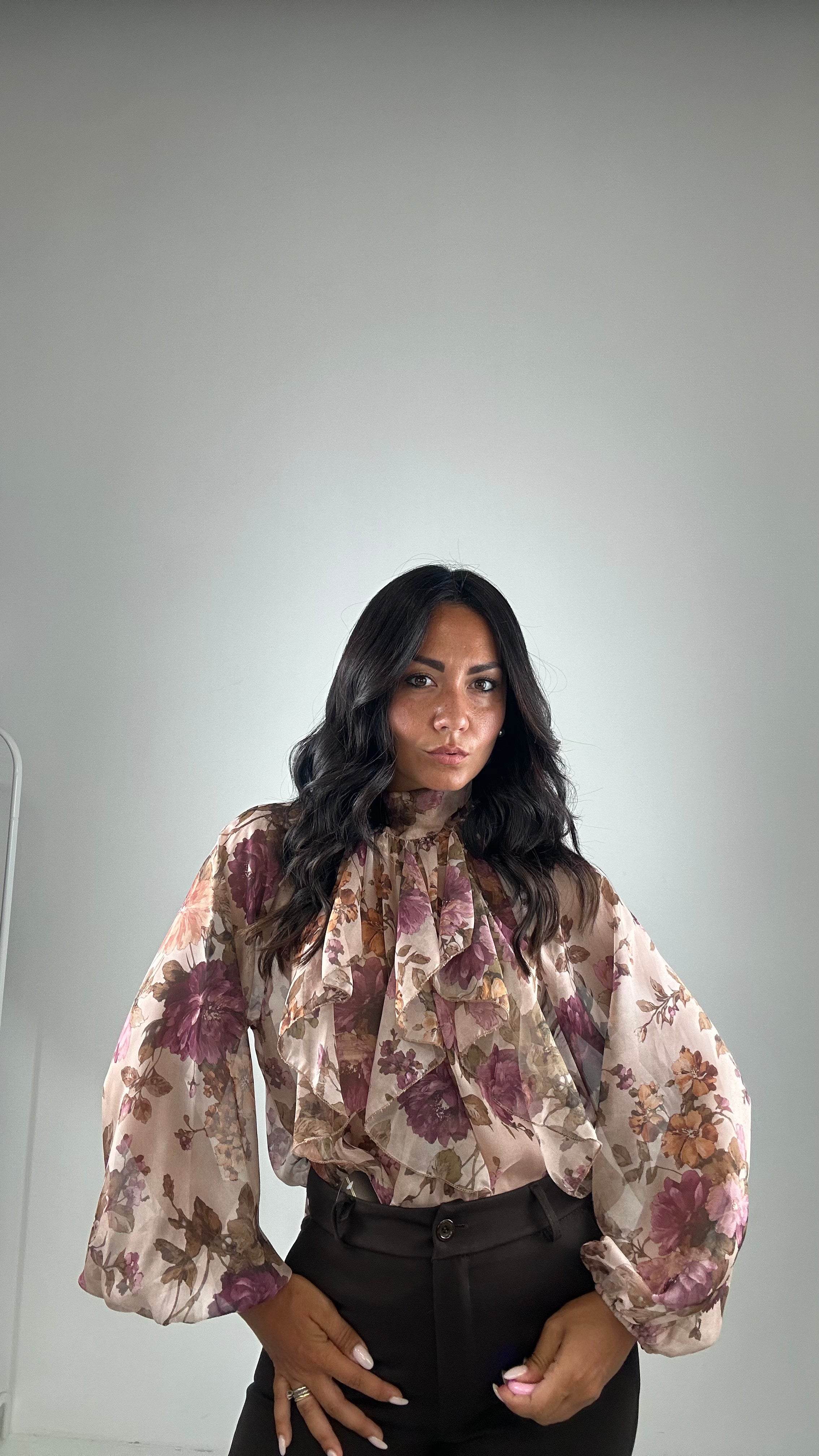 Blusa FIORI E VOLANT - BEIGE