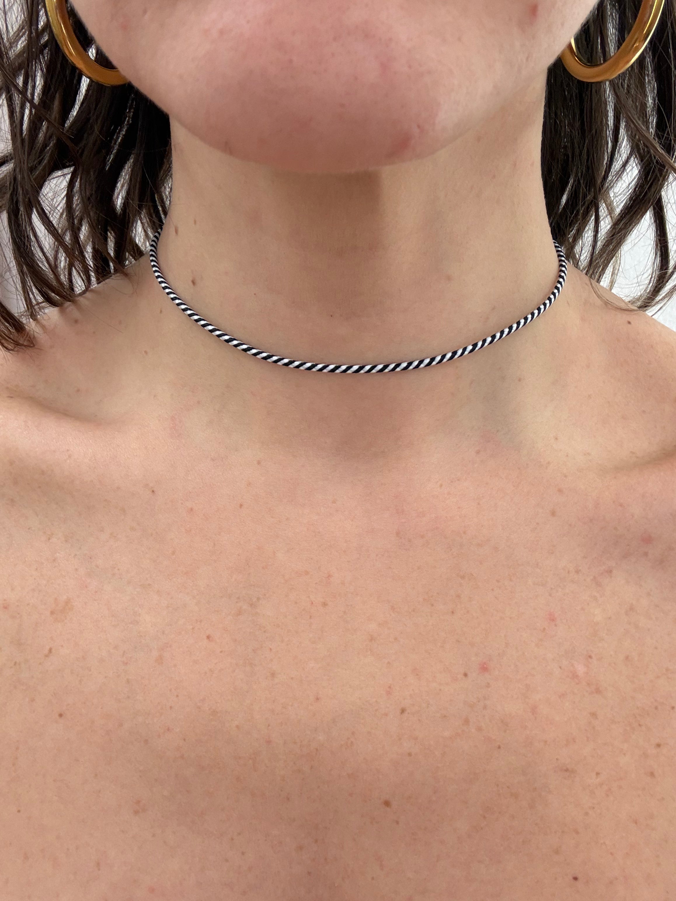 Collana A CALAMITA - BIANCO NERO